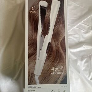 Sleek White Hair Straightener with Ceramic Plates